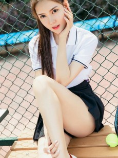 高马尾美女校花超短裙美腿写真