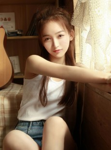 长腿妹妹身材纤细窈窕迷人写真集