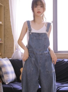 高马尾美女牛仔背带裤精选图片