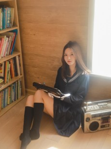 阳光美女黑丝jk制服女生照片