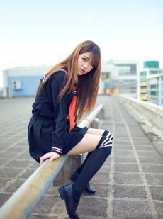 美女校花制服短裙黑丝美腿写真