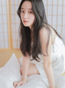 居家美人懒洋洋的气质迷人私拍