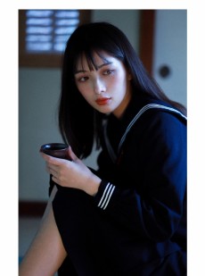 制服美女漂亮脸蛋白里透红图片