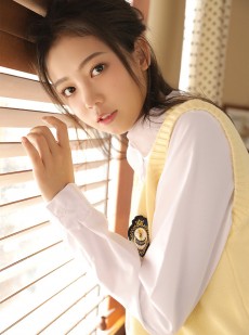 长发美女校花学生制服短裙私拍
