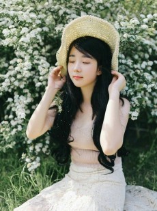 草帽美女黑长直发清新可人写真