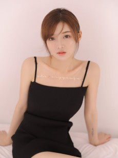 锁骨精致的极品美人性感美女图片