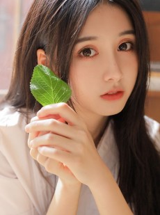 美女校花娇软可爱写真摄影