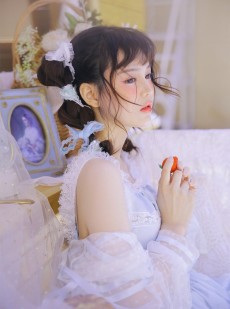 小清新女生白色蕾丝装套图