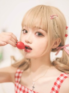 金发萝莉可爱萌白酱清纯图片