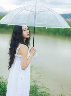 清纯美女吊带白裙仙气飘飘美图