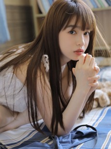 90后软妹长得亭亭玉立漂亮写真