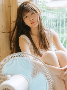 长腿妹妹长发飘飘清凉写真摄影