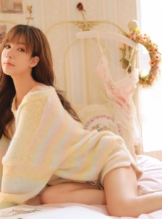 风情御姐香肩长腿性感美女套图