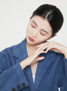 高冷气质佳人优雅温柔写真