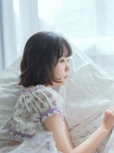 细腰美人居家软糯可爱妹子图片