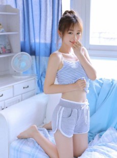 丸子头美女细腰长腿极品图库