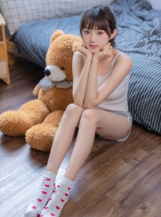 邻家女孩运动短裤修长美腿私拍