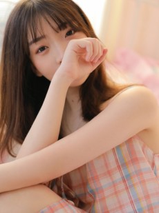 气质校花身材纤细苗条私拍