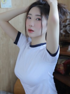 元气少女长得亭亭玉立写真集