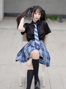 双马尾少女jk制服短裙街拍写真