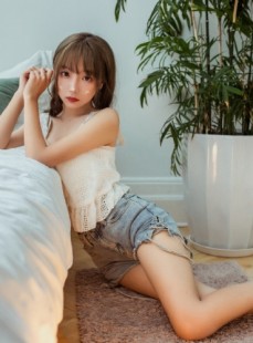 清纯美少女妩媚娇羞女生图片