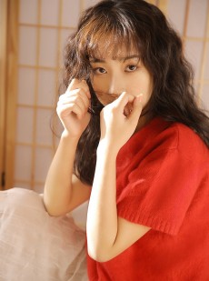 羊毛卷萌妹子精致漂亮脸蛋写真