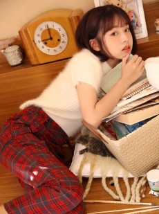 早安少女齐耳短发俏皮可爱写真