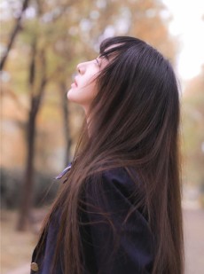 校园女神黑长直发美丽大方写真