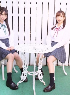 [Cosdoki] Sora Izumi 泉水蒼空2 & Chiaki Narumi 鳴海千秋2 izuminarumi_pic_seifuku1