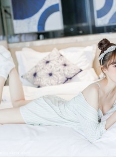 女神！美女Lynn刘奕宁性感内衣三角裤唯美床上写真图集