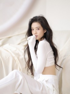 气质美女细腰盈盈一握迷人妹子图