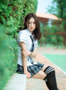 美女校花披肩长发jk制服性感超短裙美女极度销魂图