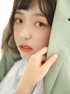 萝莉少女粉面桃腮养眼图片