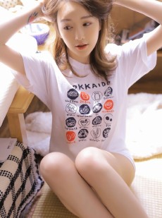 长腿美少女杏眼澄澈女生照片