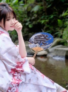 日本和服美女清新脱俗户外写真