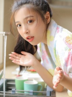 高颜值美女俏皮马尾辫清丽动人私拍