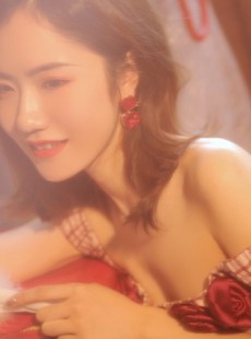 成熟御姐妩媚惹火美女照片