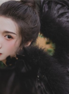 暗黑系天使光滑牛奶肌艺术写真