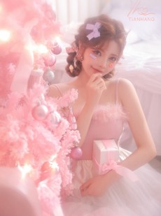 粉嫩小妹吊带短裙梦幻唯美写真