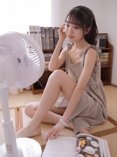 丰乳肥臀的波霸女人雪白大胸脯乳沟迷人极品销魂艺术照
