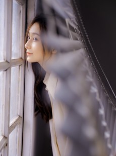 气质美女美艳动人私房写真