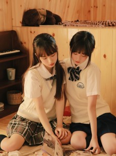 学生装姐妹花清纯可人女生照片